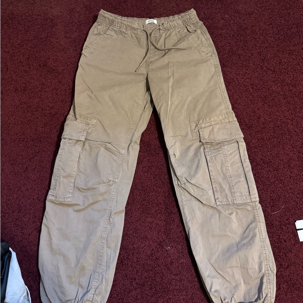 Cargo pant with bottom ankle cuff